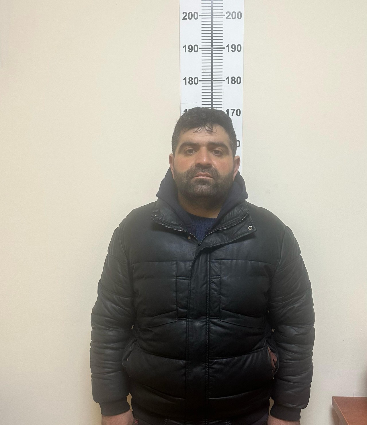 Evlərdən 8 minlik pul və qızıl oğurlayan şəxslər tutuldu - FOTO